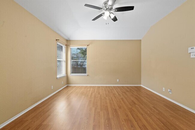 Building Photo - 2100 Desco Dr