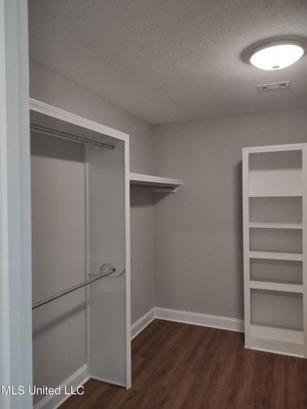 Building Photo - 620 Westfield Dr