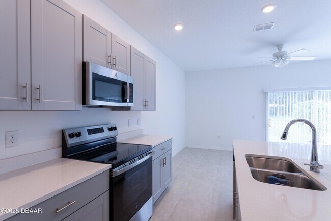 Building Photo - 326 Riverfront Wy