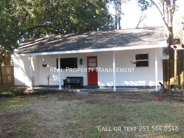 Building Photo - Midtown Home with Detached Mother in law A...