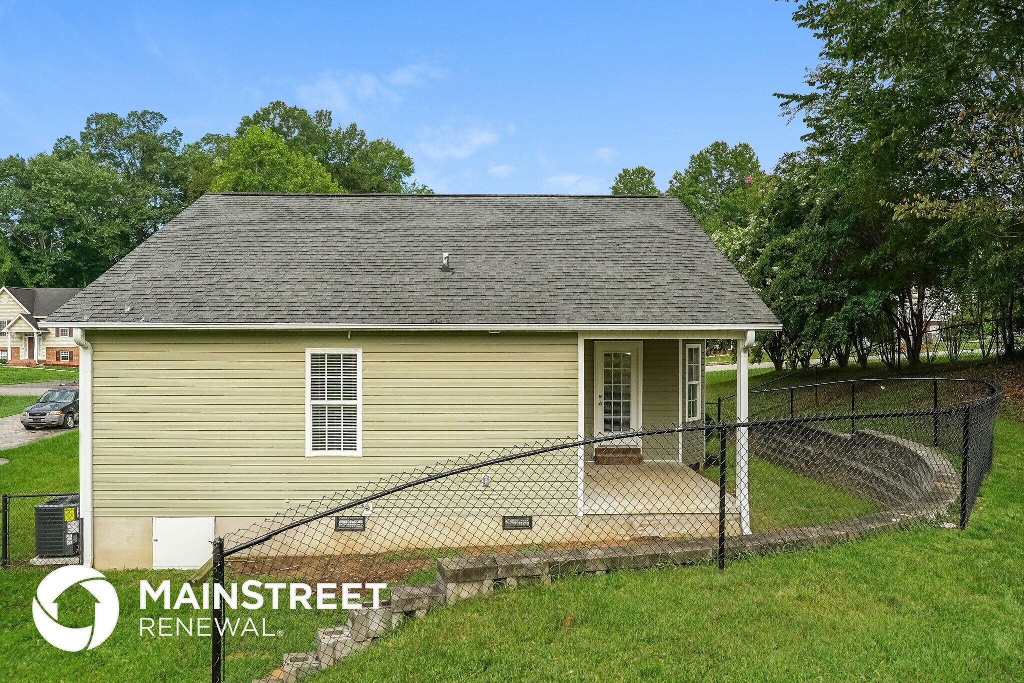 Building Photo - 133 Ash Dr