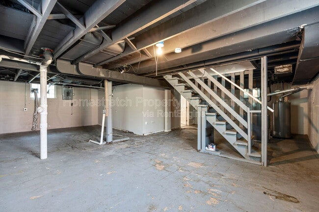 Building Photo - 2633 Avie Dr