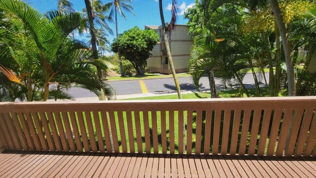 Building Photo - Makaha Valley Plantation 2 Bedroom Town Home
