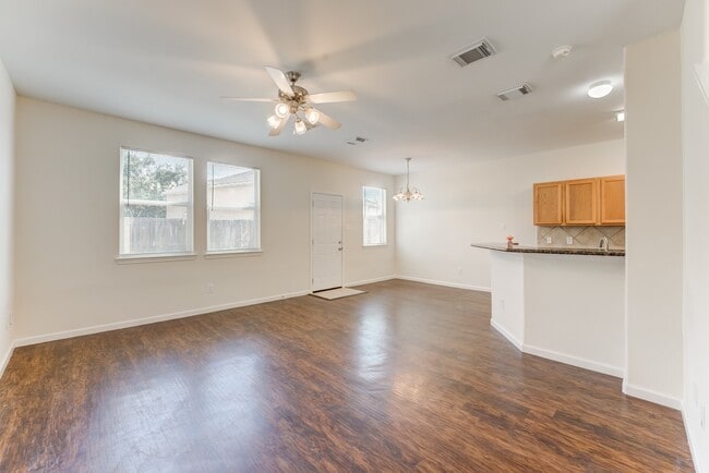 Building Photo - 6118 Yorkglen Manor Ln