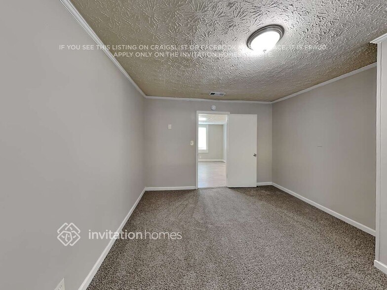 Building Photo - 547 Rustic Rd