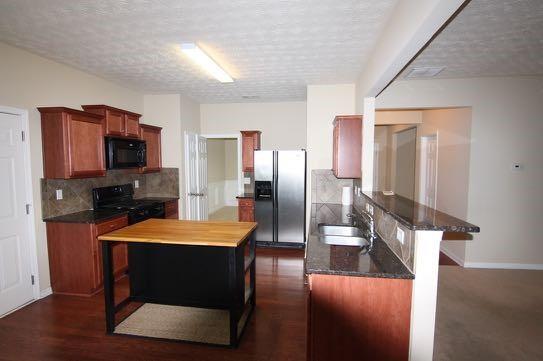 Building Photo - 303 Azalea Loop