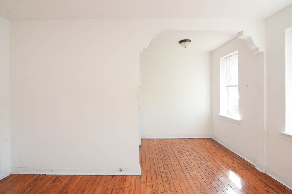 Building Photo - 4060 N Kenmore Ave