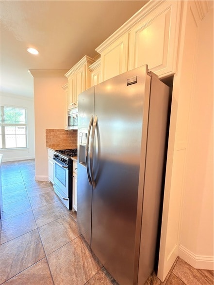 Building Photo - 4201 SW Layton Rd