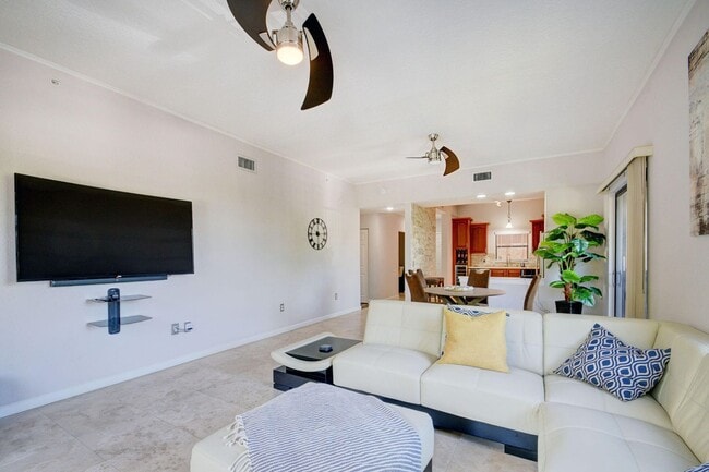 Building Photo - 1640 Presidential Way