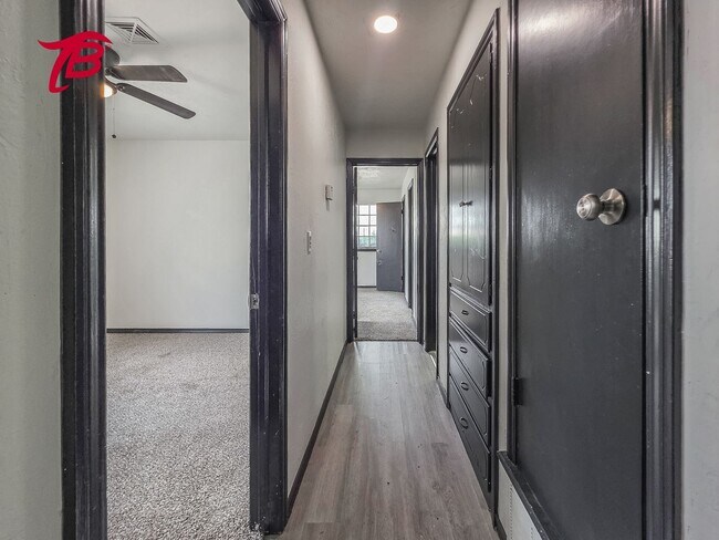 Building Photo - Charming 4-Bedroom Home with Spacious Yard