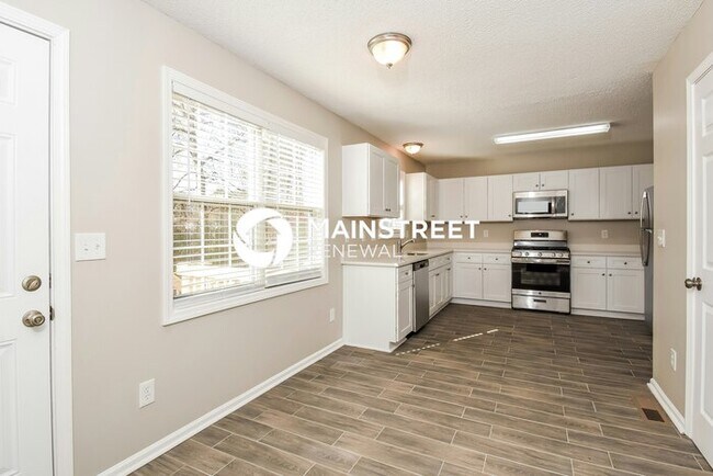 Building Photo - 3 Bedroom Pet-Friendly Home in AUSTELL, GA with Main Street Renewal