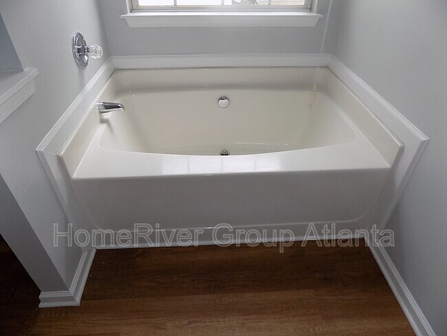 Building Photo - 460 Springbottom Ct SE