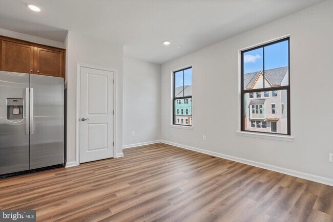 Building Photo - 12711 Cricket Song Wy
