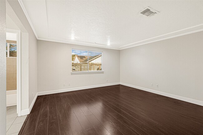 Building Photo - 5538 Fairview Forest Dr