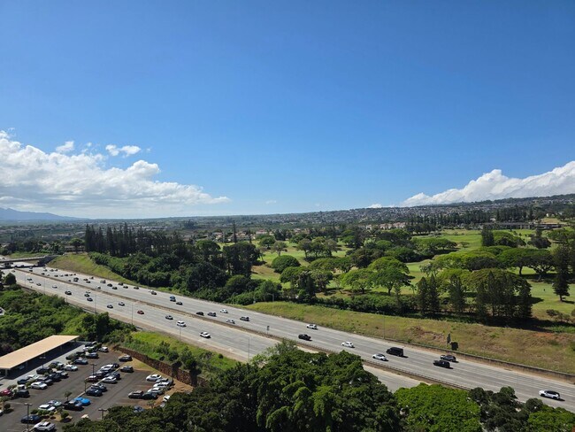 Building Photo - AVAILABLE NOW! 1 bed, 1 bath with 1 parking in Aiea