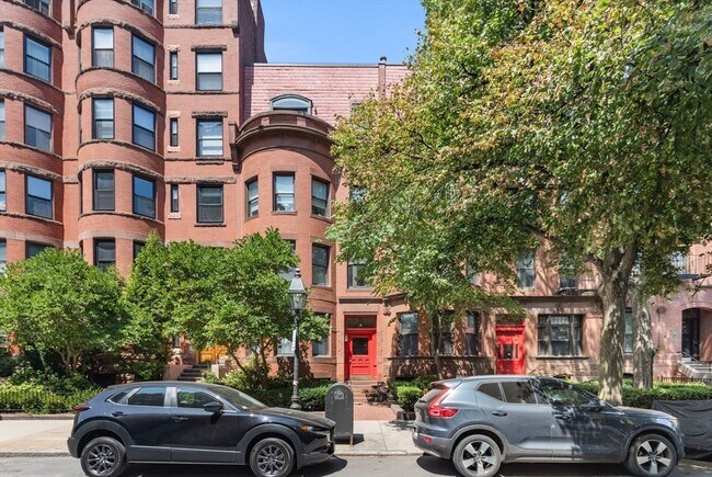 Building Photo - 403 Marlborough St