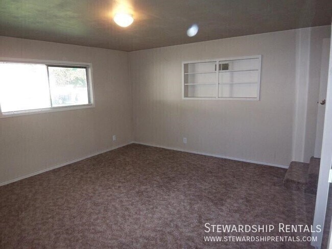 Building Photo - 48172 Lauren Dr