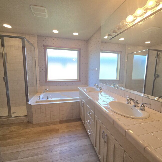 Building Photo - Eagle Bend Golf Home