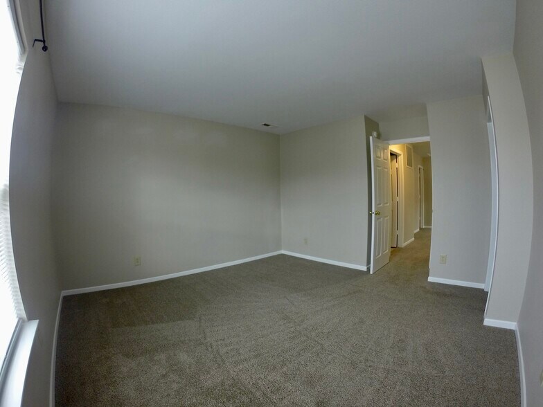 Master Bedroom - 10223 Cumberland Pointe blvd