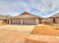 Building Photo - 1846 Cypress Ln