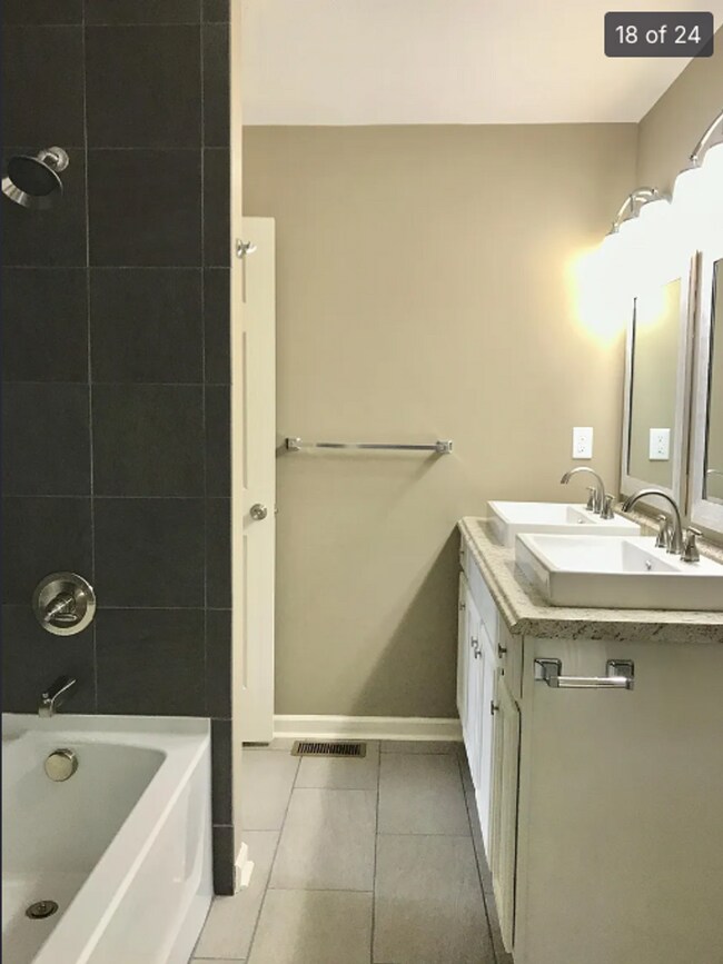 Building Photo - 442 Appleton Dr