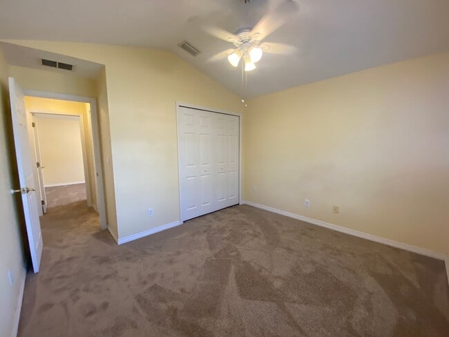 Building Photo - 487 Winwood Ct