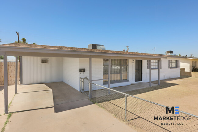 Building Photo - 4 Bed/2Bath Home at 39th Ave/Camelback! Re...