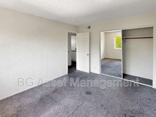 Building Photo - 4110 34th Ave