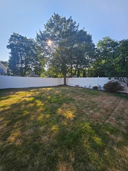 Building Photo - 23 Columbia Ct