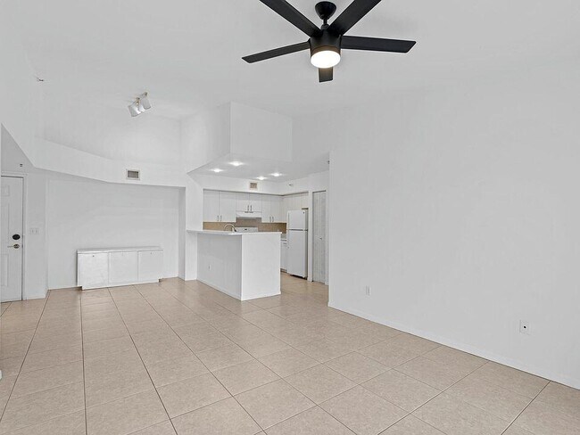 Building Photo - 135 Yacht Club Way