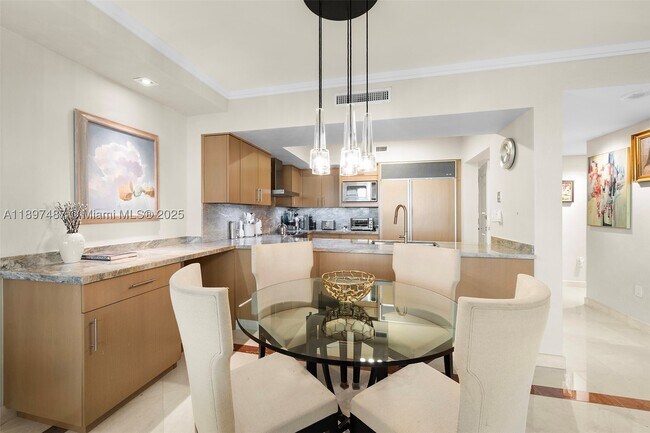Building Photo - 1455 Ocean 1003