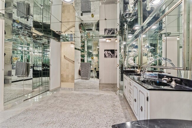 Building Photo - 1920 S Ocean Dr