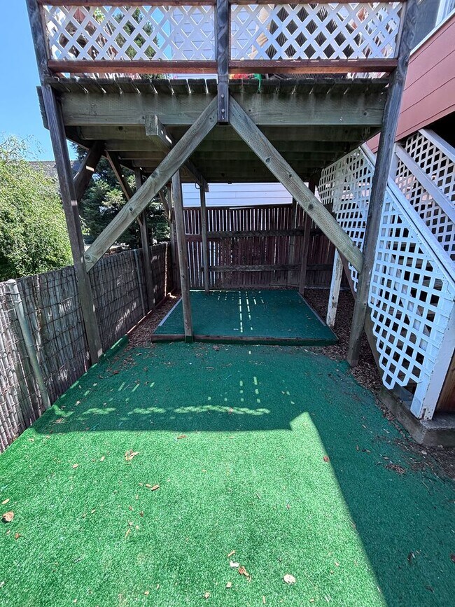 Building Photo - 1 Bedroom- $1500.00 Newly remolded-private yard