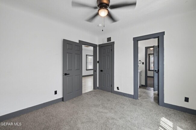 Building Photo - 3800 Altura Ave