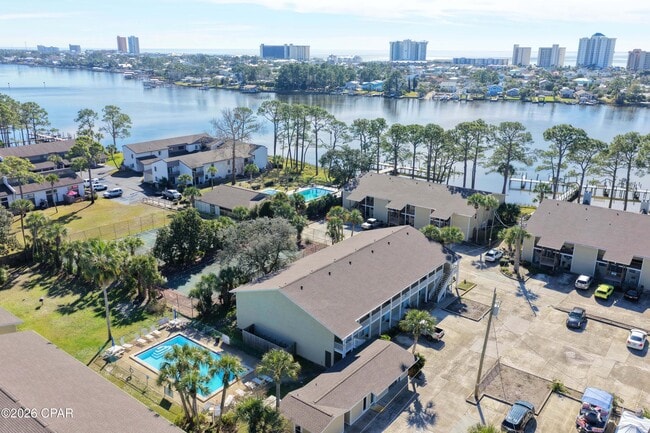 Building Photo - 6903 N Lagoon Dr