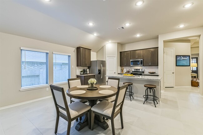 Building Photo - 1337 Lakeside Crk Rd