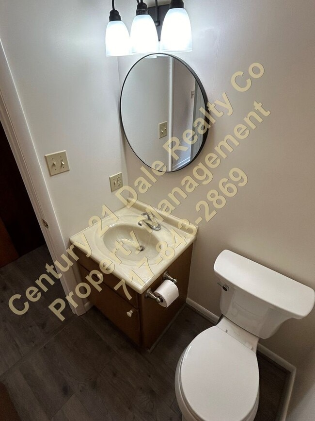 Building Photo - Gorgeous 4 Bedroom Home located in Northeastern School District with a 2 Car Garage