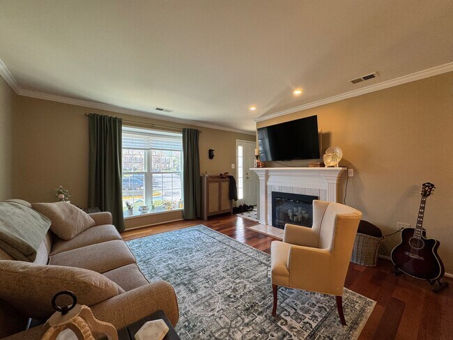 Building Photo - Bright And Spacious 2 Bed 2 Bath Condo In Ramblewood At Daventry