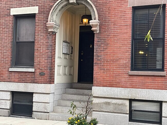 Building Photo - 2 Harvard Pl