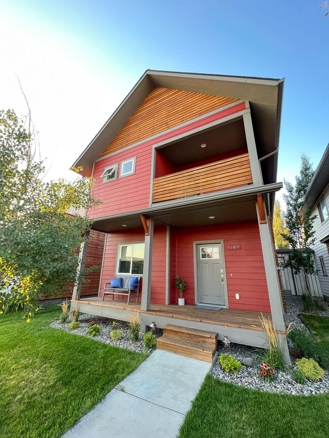 Building Photo - Charming Downtown Retreat: A Unique Blend of Urban Living and Montana Charm in Bozeman