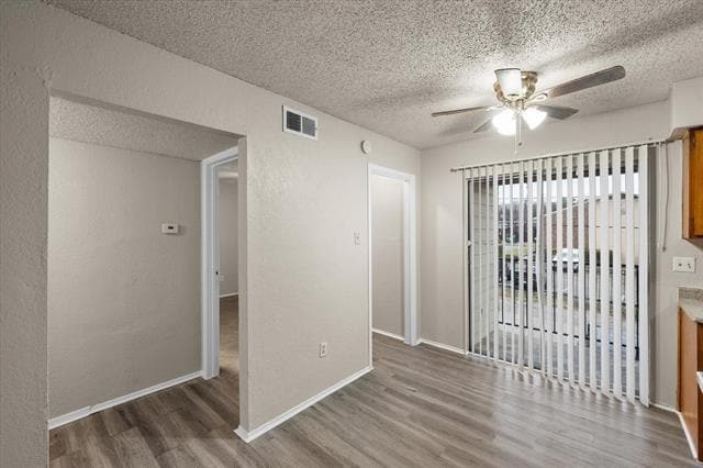 Building Photo - 8000 Cambridge Cir