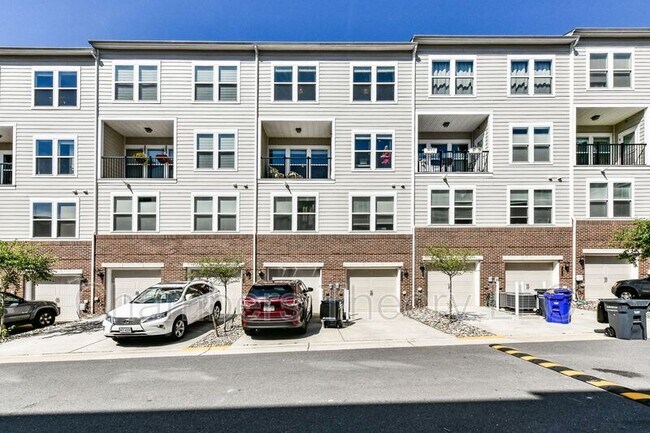 Building Photo - 2942 Finsbury Pl