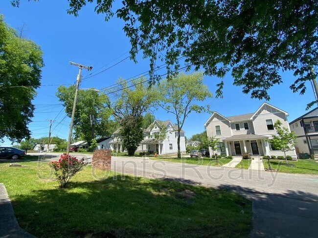 Building Photo - 308 Prince Ave