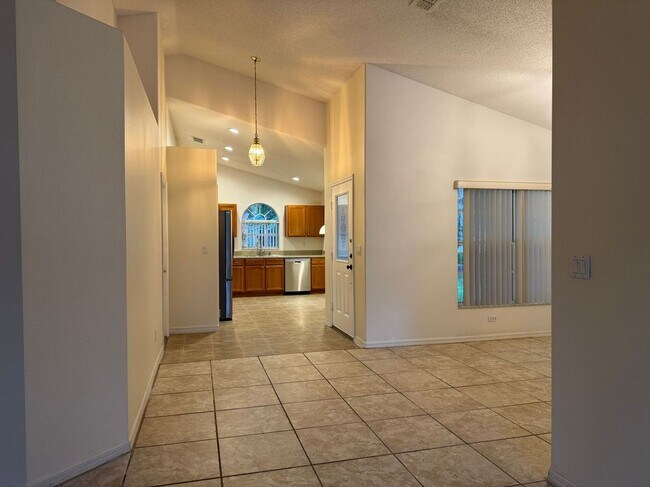 Building Photo - 16004 Blossom Hill Loop
