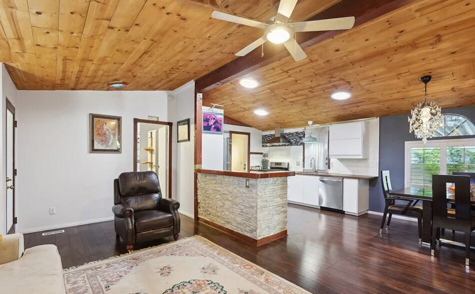 Building Photo - 1165 Cherokee