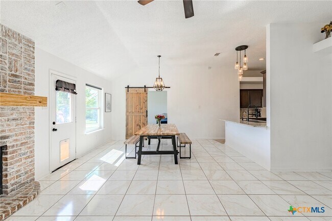 Building Photo - 3081 Colorado Dr