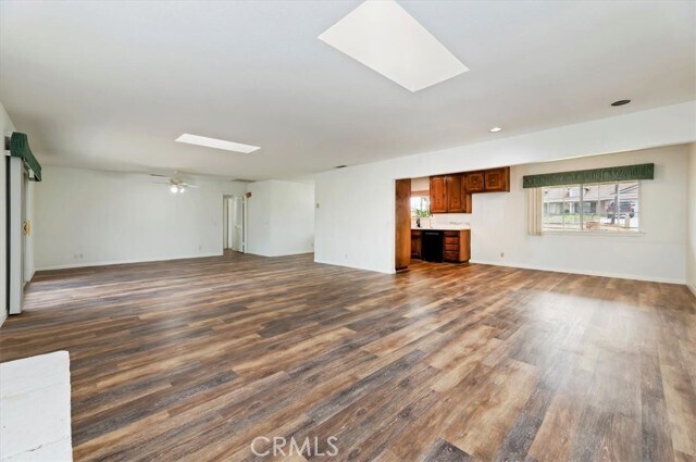 Building Photo - 15833 Ridgeway Ave