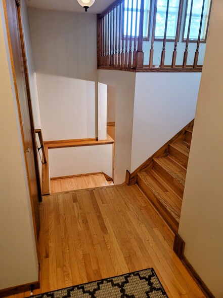 Building Photo - 5814 44th Ave NW