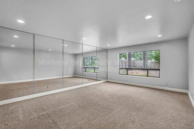 Building Photo - 4083 Sunset Ln