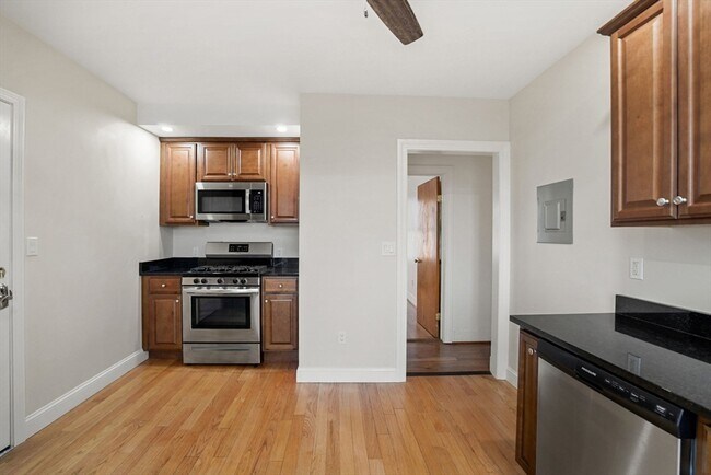 Building Photo - 46 Breed St